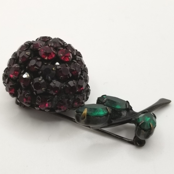 Warner Vintage Cherry Brooch Pin Japanned Rhinestone Black Back Fruit 3D Red - Picture 5 of 15